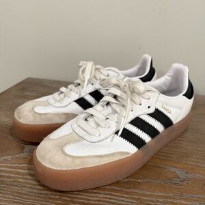 Adidas Samba 
Women’s 8.5 but fit more like 9 or 9.5
Worn maybe 5 times